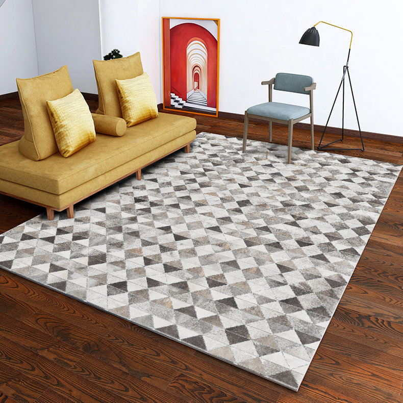 Diamond Mosaic Gray Faux Cowhide 4' x 6' Area Rug
