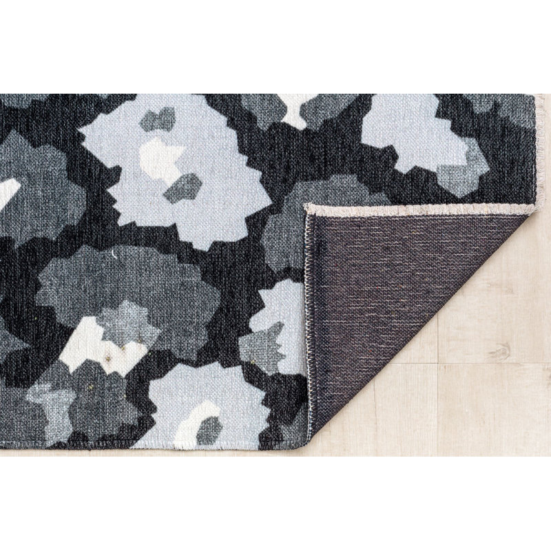 Maisie Primrose Path Gray Floral 5' x 7' Synthetic Area Rug