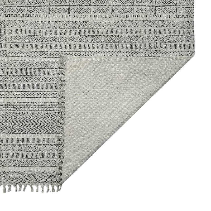 Handmade Charcoal Gray Geometric Cotton Area Rug 5' x 7'