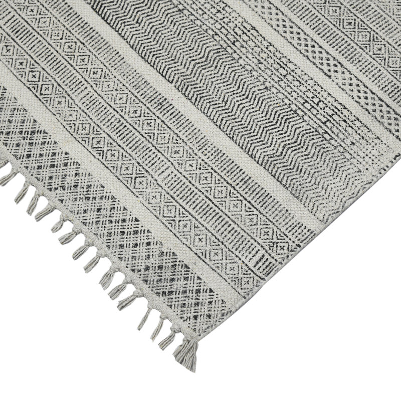 Handmade Charcoal Gray Geometric Cotton Area Rug 5' x 7'