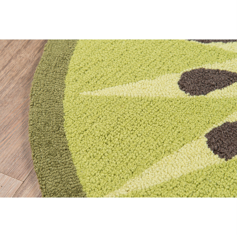 Kiwi Slice 3' Round Hand-Hooked Synthetic Kitchen Mat in Lively Green