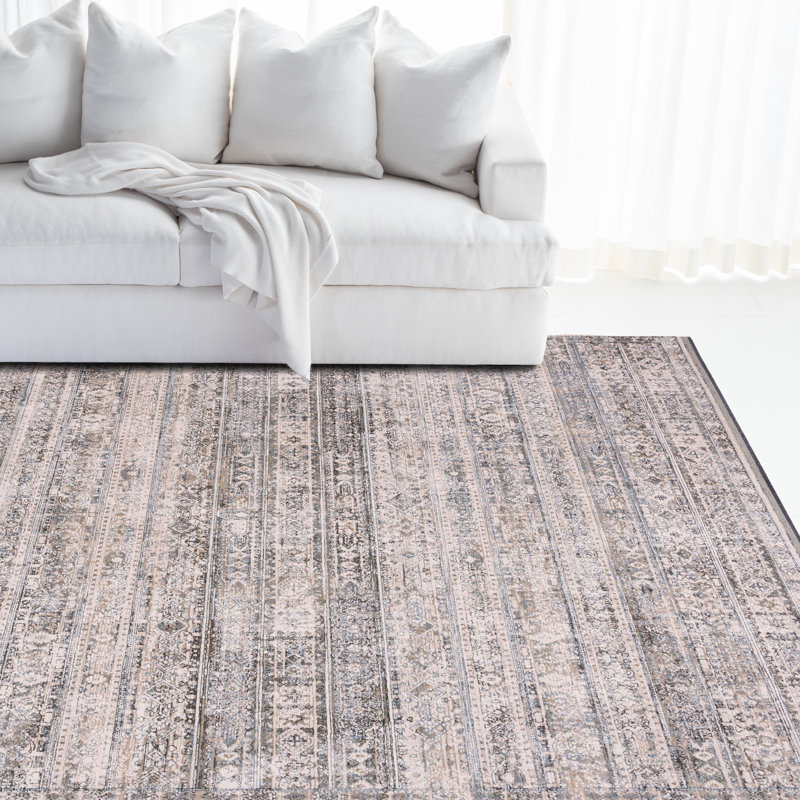 Ivory and Navy Hand-knotted Wool Area Rug 4' x 6'