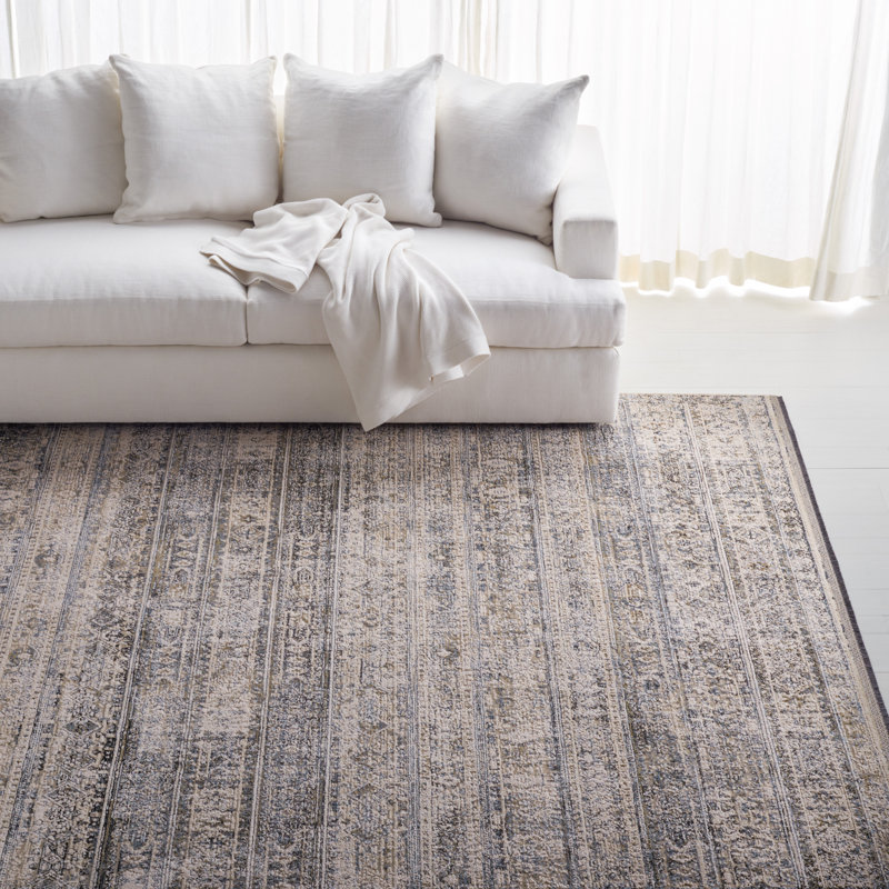 Ivory and Navy Hand-knotted Wool Area Rug 4' x 6'
