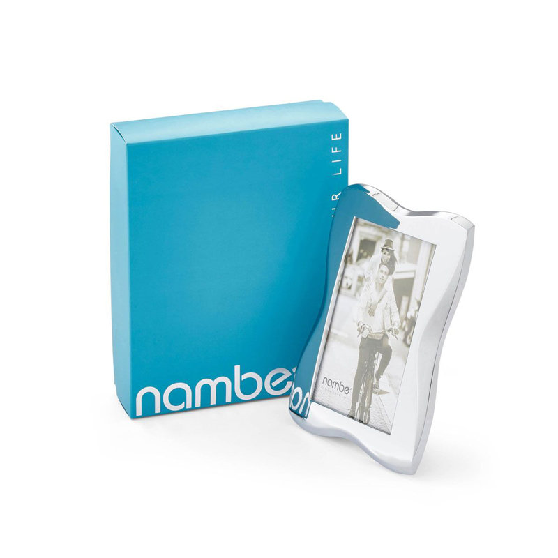 Classic Silver 4x6 Tabletop and Wall Photo Frame
