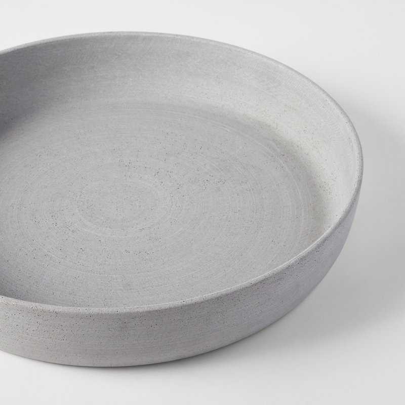 Lunar Echo 15.75'' Light Gray Resin Decorative Plate