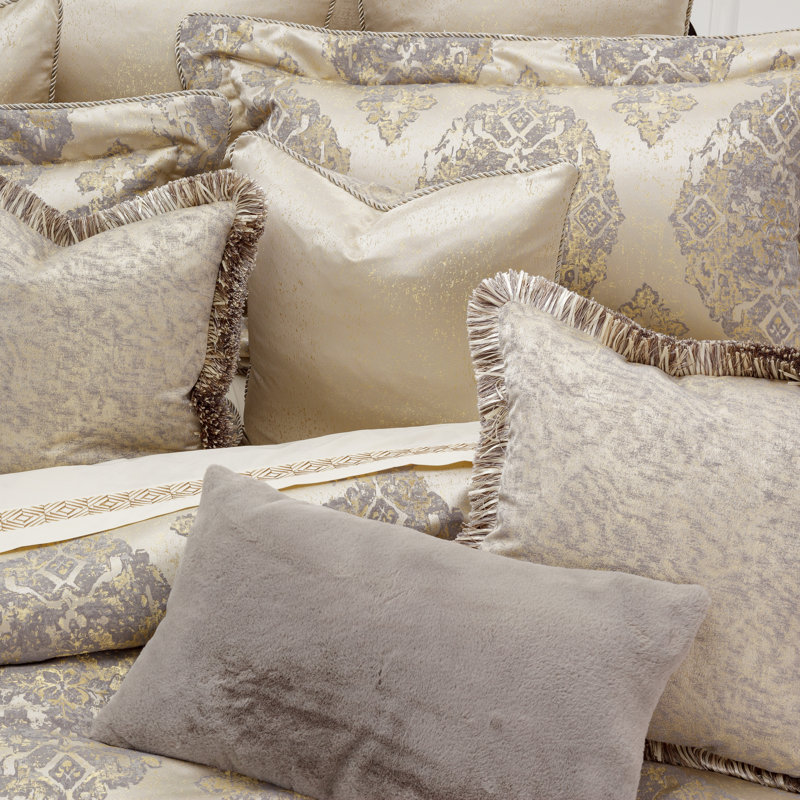 Elegant Ivory Jacquard Queen Comforter Set with Gold Accents