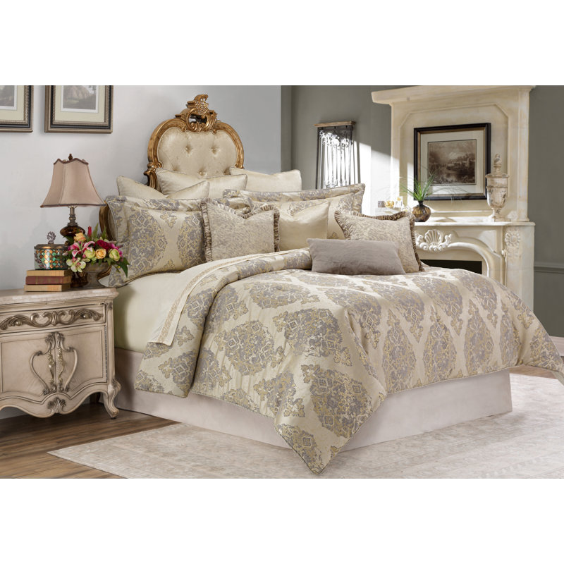 Elegant Ivory Jacquard Queen Comforter Set with Gold Accents