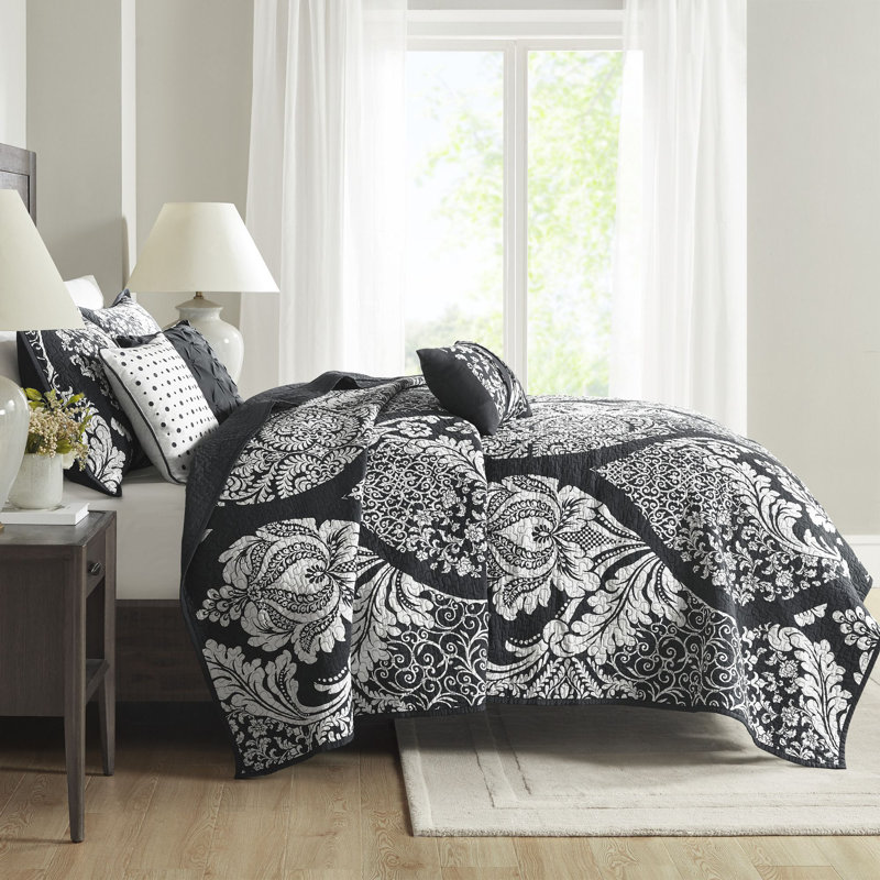 King Black Cotton Reversible Quilt Set with Decorative Pillows