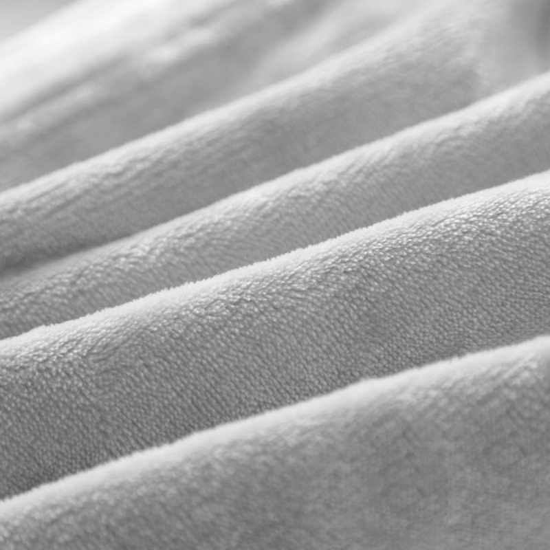 Cozy King-Size 10'x10' Machine-Washable Fleece Blanket in Grey