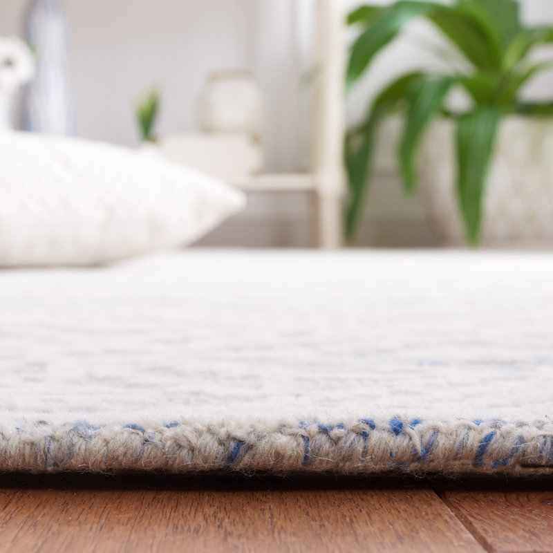 Ivory and Blue Floral Wool Hand-Tufted 4' x 6' Rug