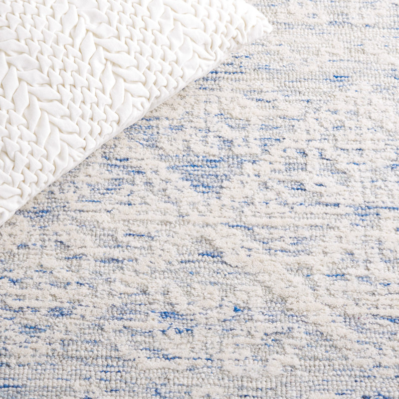 Ivory and Blue Floral Wool Hand-Tufted 4' x 6' Rug
