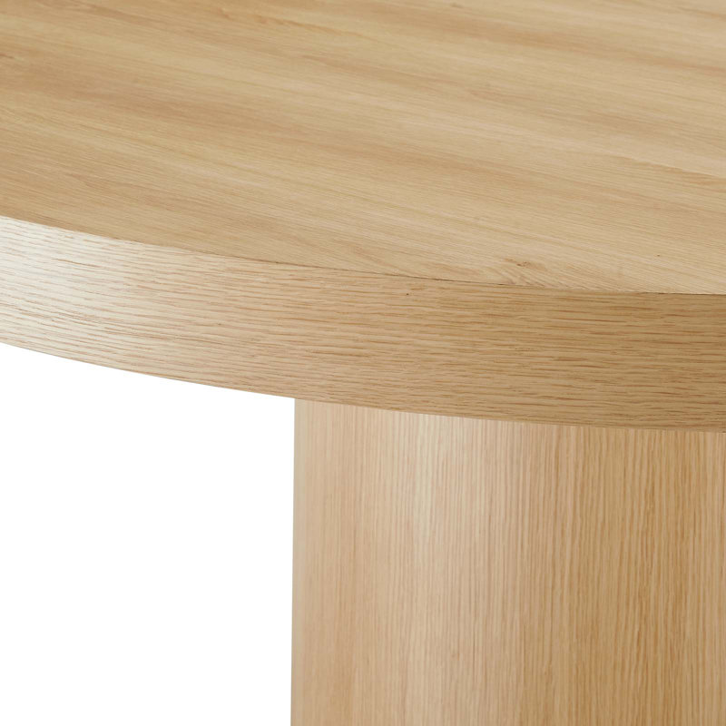 Sleek Oak 60" Round Wood Grain Dining Table for Six
