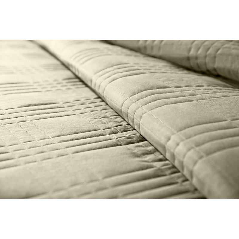 Beige Queen Microfiber 3-Piece Bedspread Set