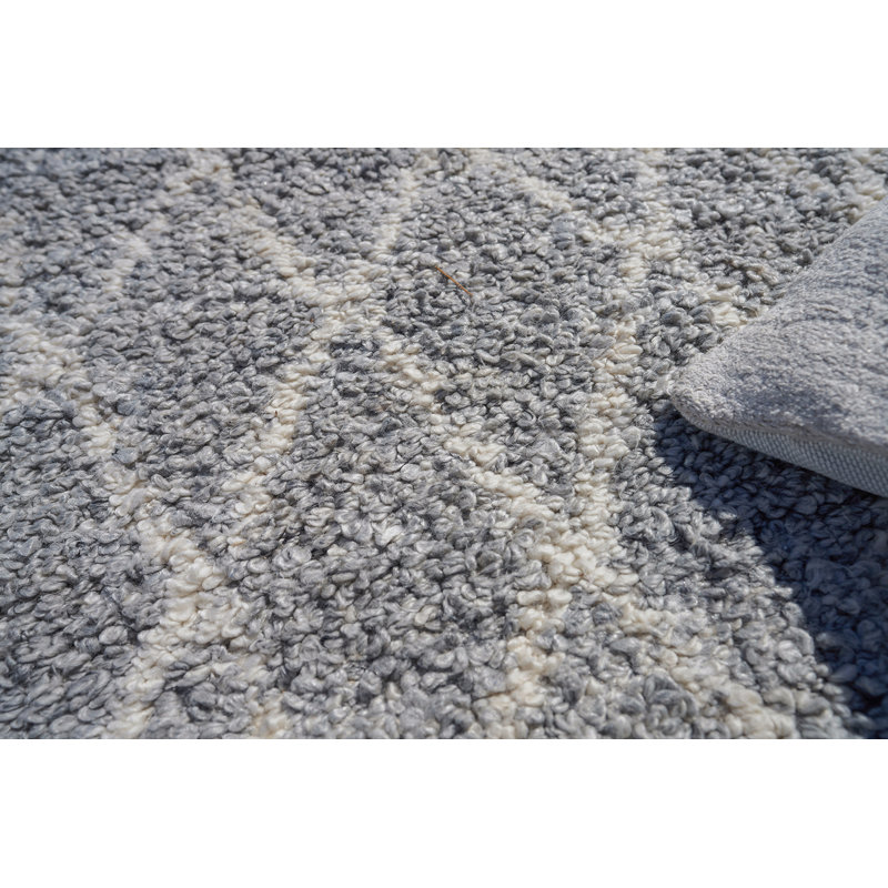 Ivory and Gray Geometric Flatweave Synthetic Rug, 4' x 6'