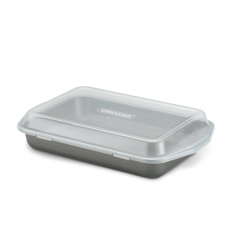 Gray Nonstick Rectangular 9-Inch x 13-Inch Cake Pan with Lid