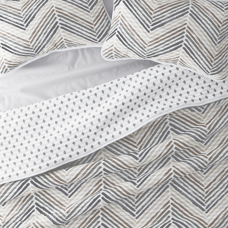 Noble Linens Diamond Chevron King-Size Reversible Quilt Set in Light Gray