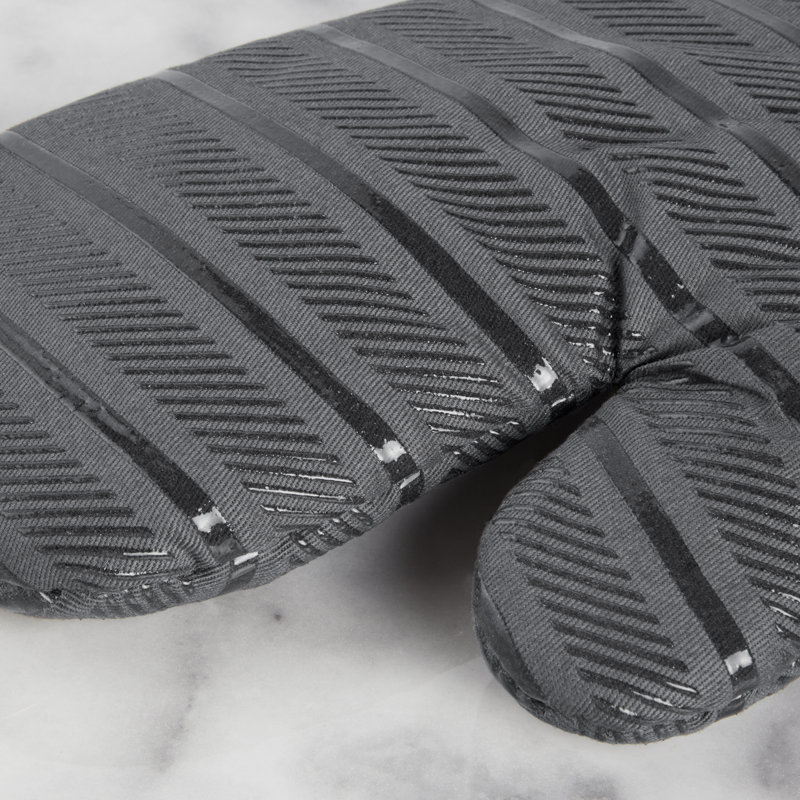Charcoal Grey Silicone Heat Resistant Oven Mitts Set