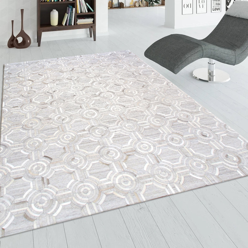 Handmade Geometric Gray Cowhide & Silk 5' x 8' Area Rug
