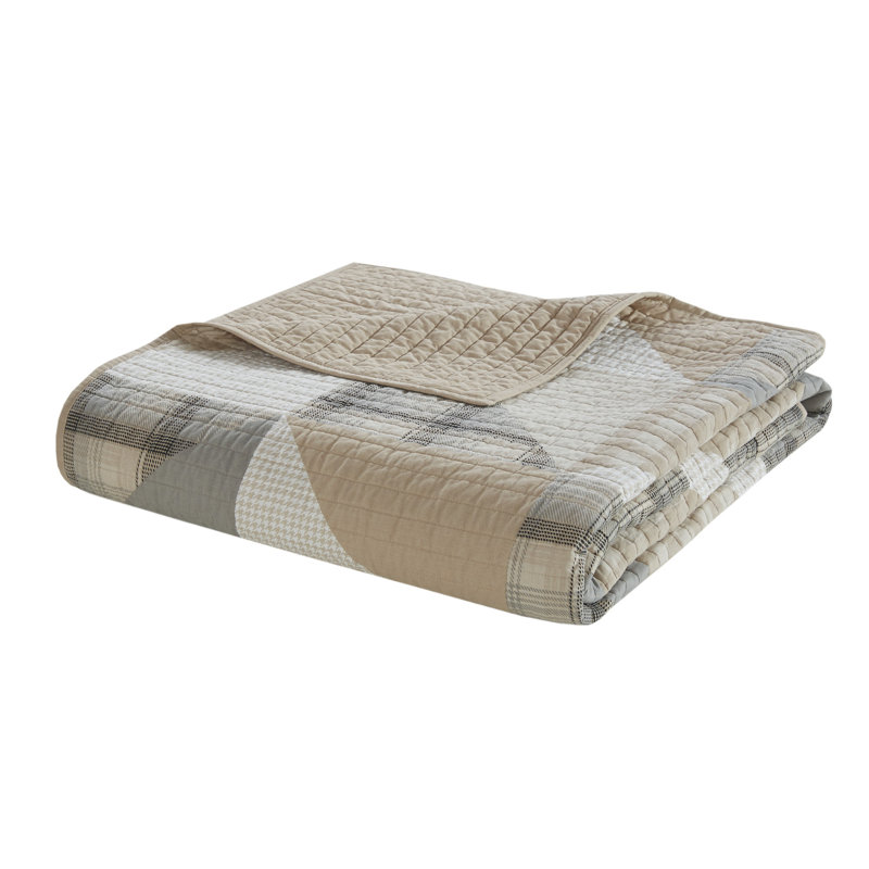 Cabin Charm Tan Full/Queen Cotton Quilt Set with Geometric Patterns