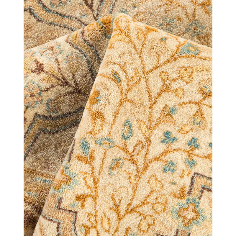 Traditional Mogul Ivory Hand-Knotted Wool Area Rug 3'2" x 4'10"