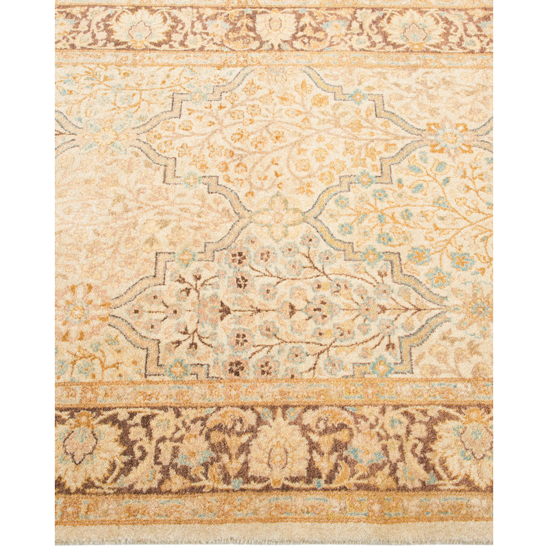 Traditional Mogul Ivory Hand-Knotted Wool Area Rug 3'2" x 4'10"