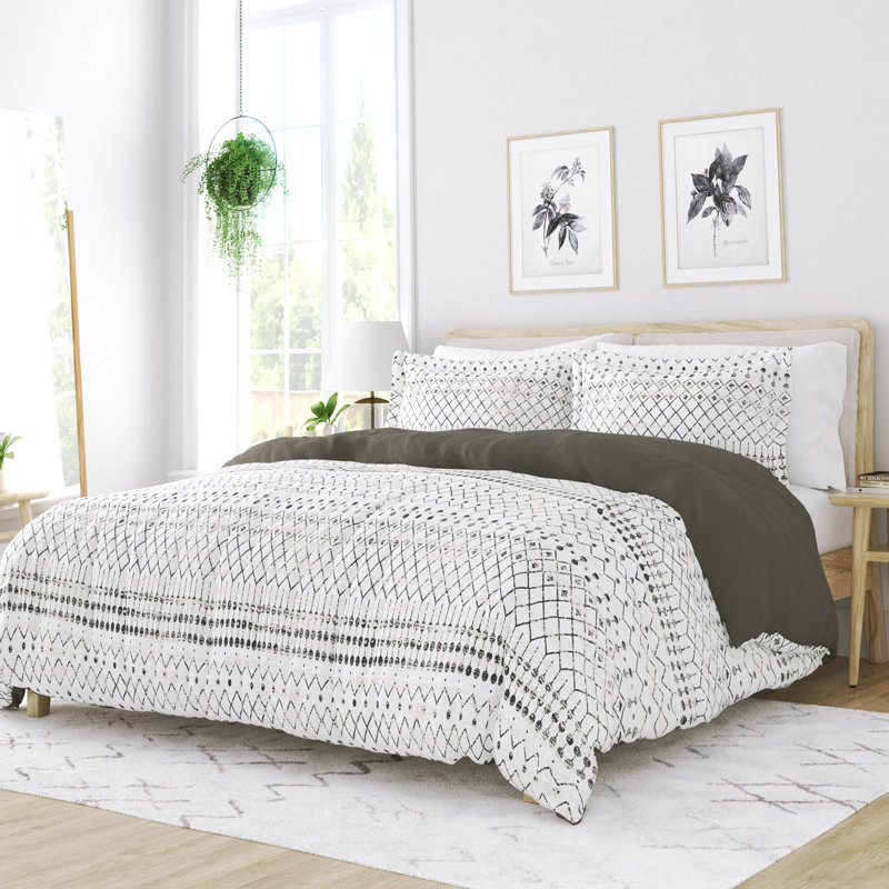 Gray and White Reversible Etched Gate Twin Duvet Cover Set