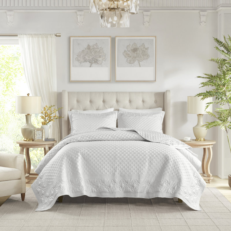 Neoclassical Gray Matte Satin Queen Quilt Set with Engineered Embroidery