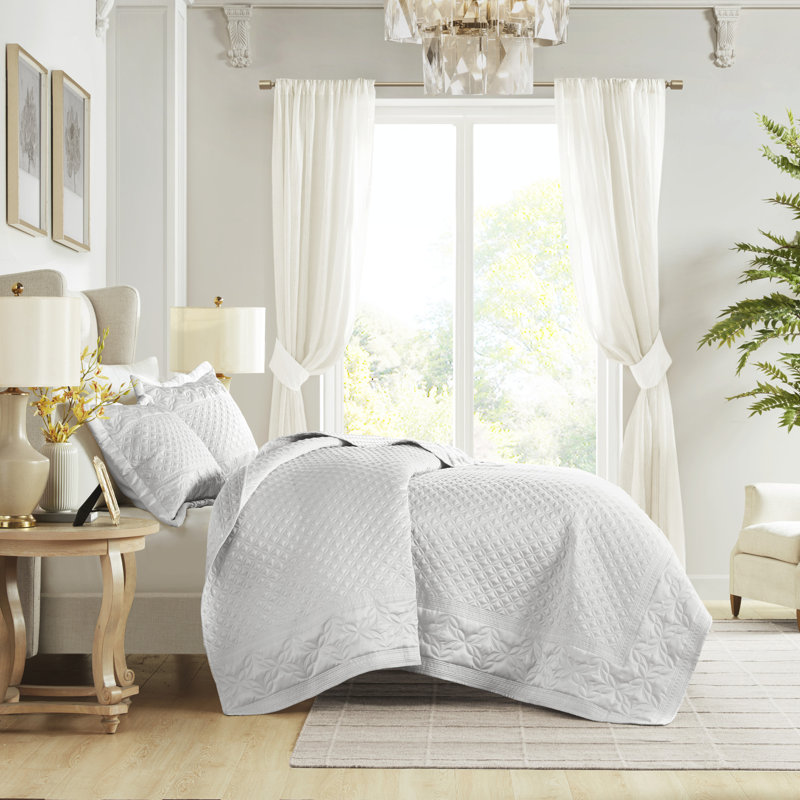 Neoclassical Gray Matte Satin Queen Quilt Set with Engineered Embroidery