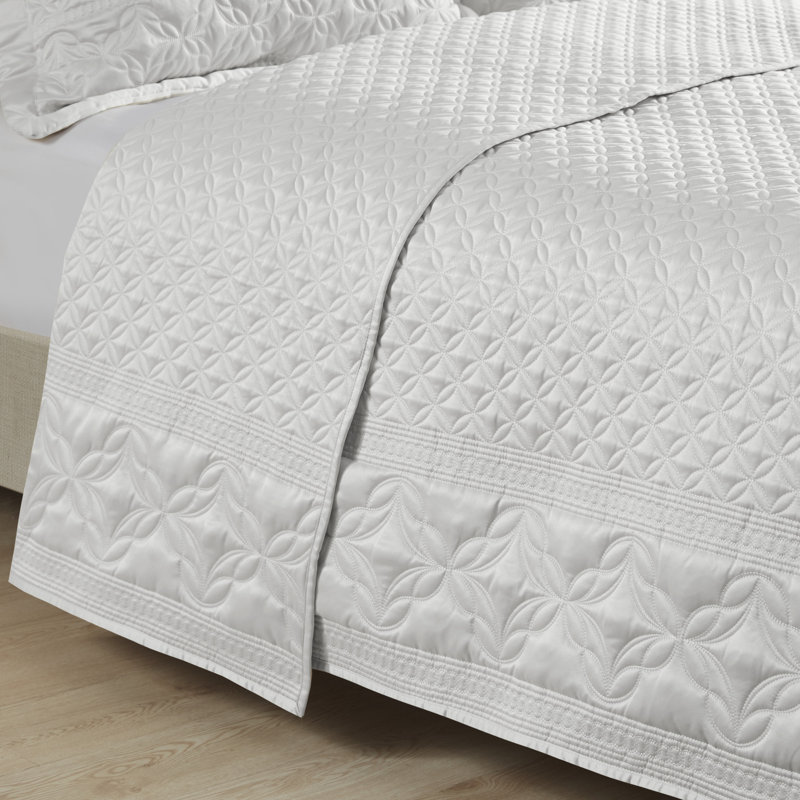 Neoclassical Gray Matte Satin Queen Quilt Set with Engineered Embroidery