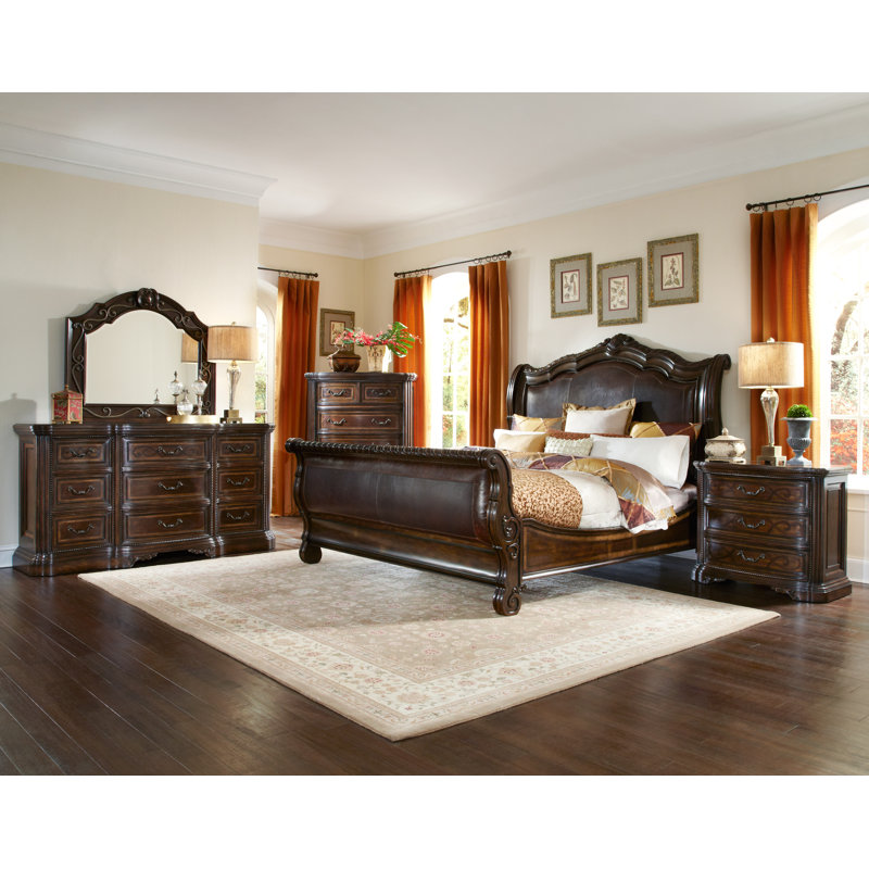 Valencia Traditional Brown 3-Drawer Nightstand