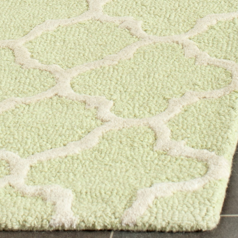 Hand-Tufted Light Green/Ivory Wool 4' x 6' Cozy Area Rug