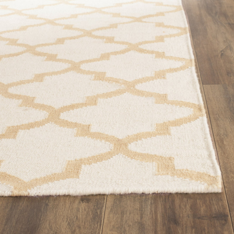 Ivory and Gold 4' x 6' Flatweave Wool Rug