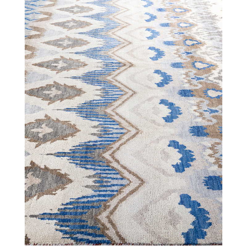 Handmade Beige and Blue Wool Medallion Area Rug, 8' x 9' 10"