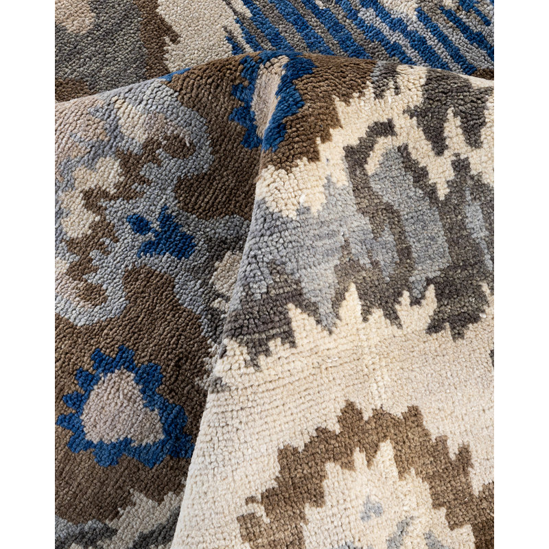 Handmade Beige and Blue Wool Medallion Area Rug, 8' x 9' 10"