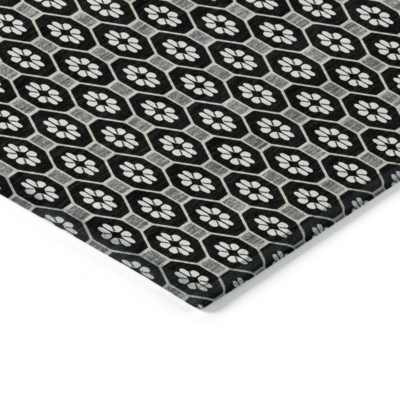 Black Synthetic Flat Woven 5' x 7' Washable Rug