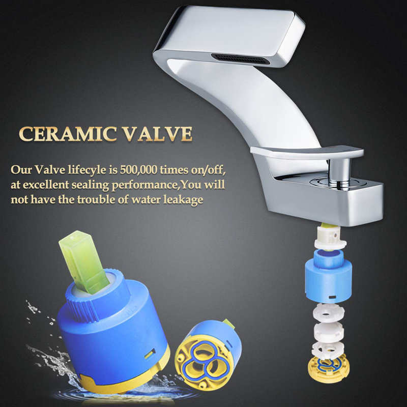 Chrome Single Handle Bathroom Sink Faucet with Brass Body