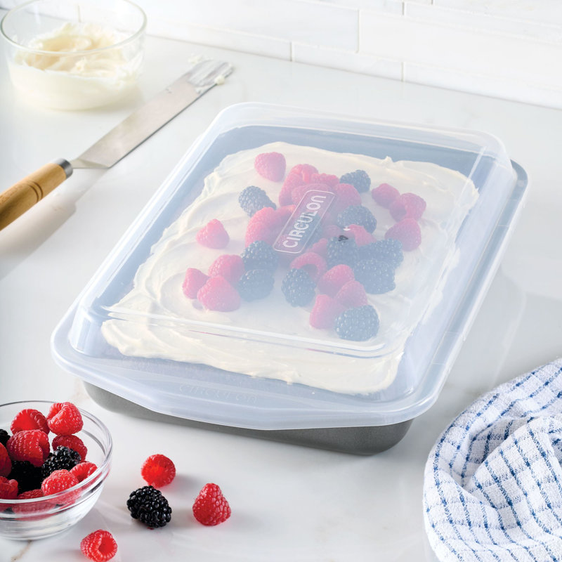Gray Nonstick Rectangular 9-Inch x 13-Inch Cake Pan with Lid