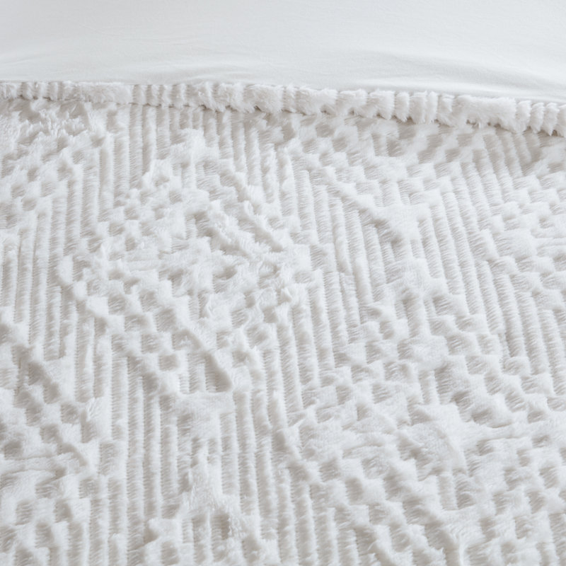 Ivory King Plush Quilt Set with Embroidered Shams