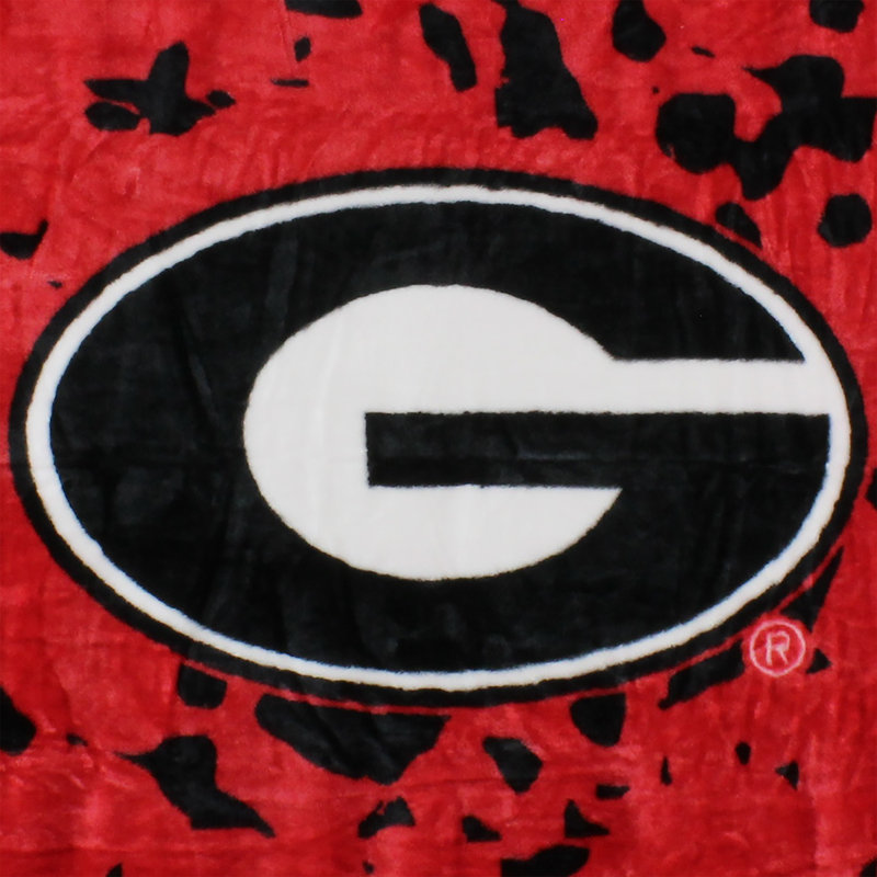 Georgia Bulldogs Twin-Size Cozy Knitted Throw Blanket, 86" x 63"