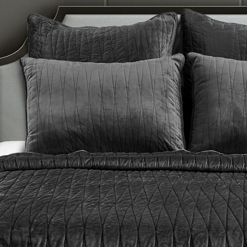 Sophisticated Burgundy Velvet Twin Quilt Set, Reversible Design