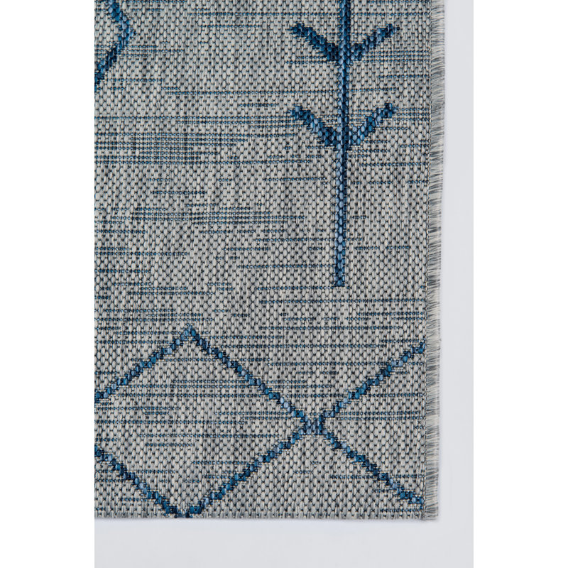 Reversible Geometric Gray Synthetic Area Rug, 2' x 3'