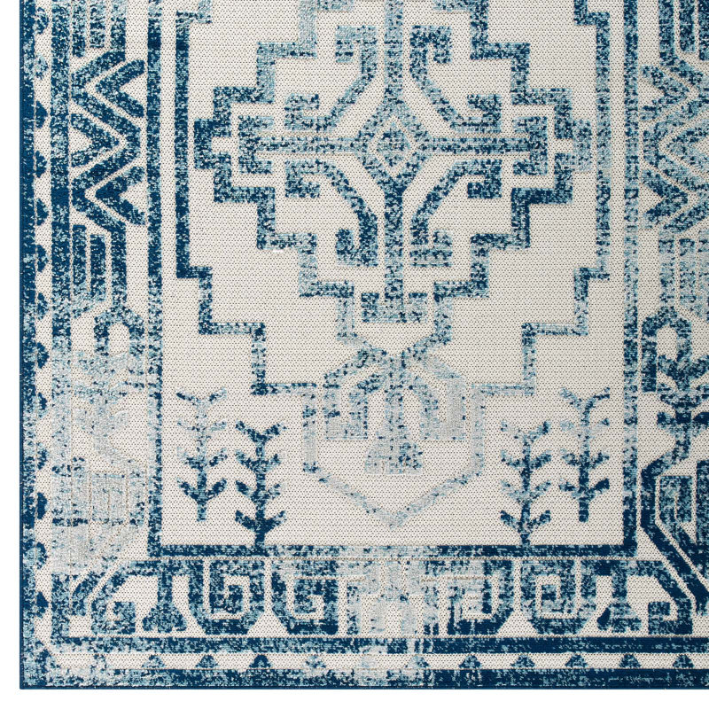 Nyssa Southwestern Aztec 5' x 8' Multicolor Indoor/Outdoor Area Rug
