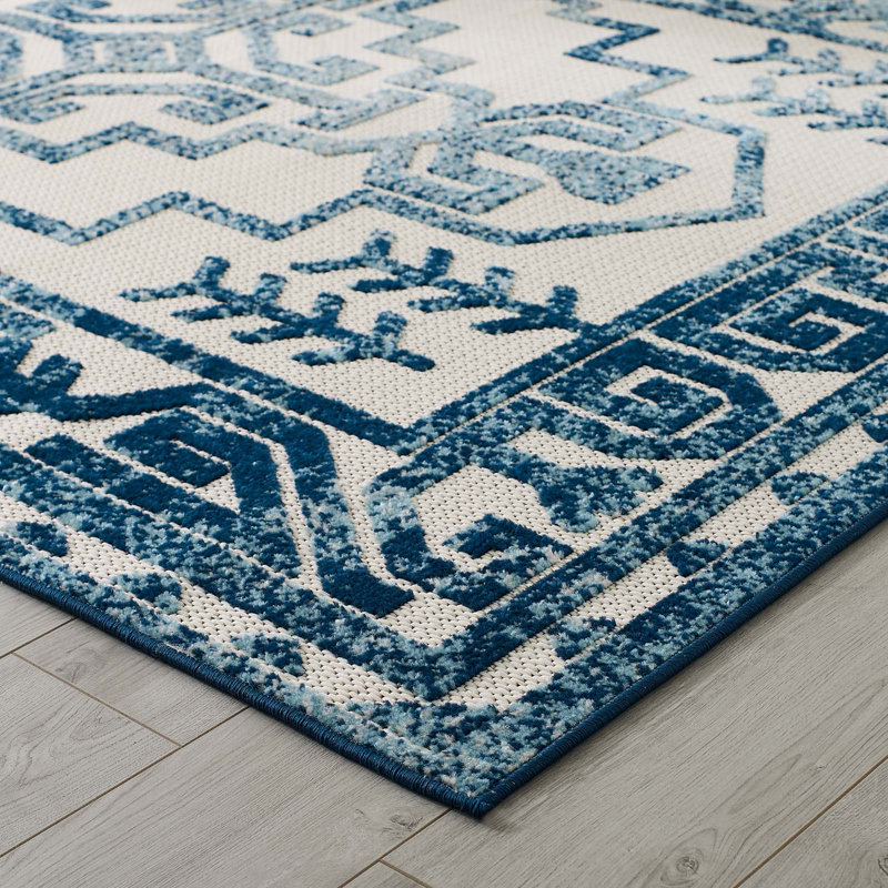 Nyssa Southwestern Aztec 5' x 8' Multicolor Indoor/Outdoor Area Rug