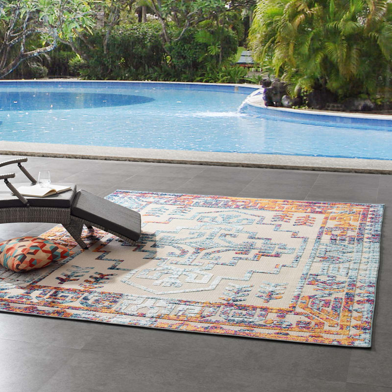 Nyssa Southwestern Aztec 5' x 8' Multicolor Indoor/Outdoor Area Rug