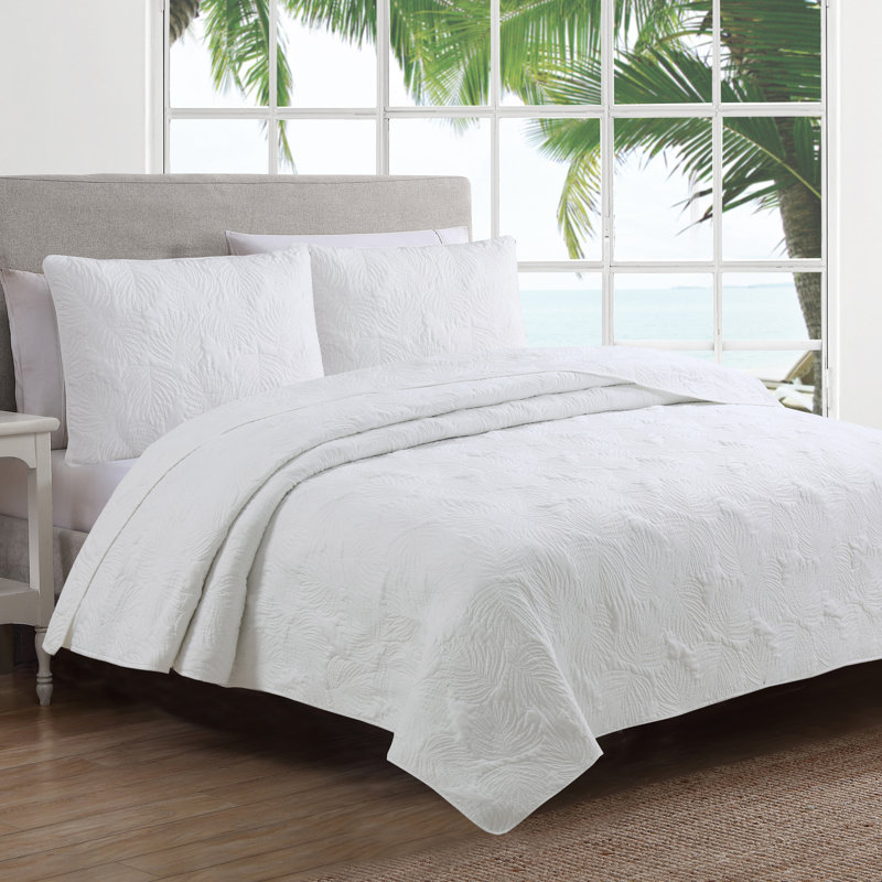 Estate Leaf Stitch Full/Queen Microfiber Quilt Set in White