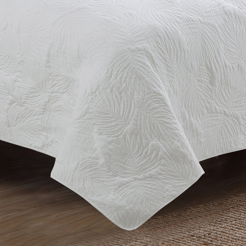 Estate Leaf Stitch Full/Queen Microfiber Quilt Set in White