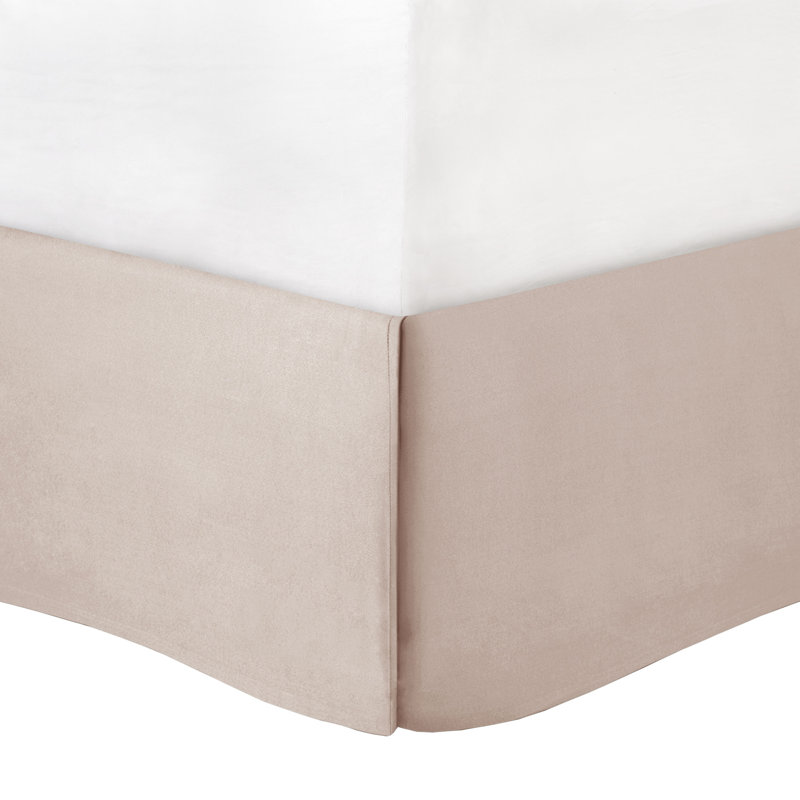 Blush Full 7-Piece Tufted Comforter Set with Decorative Pillows