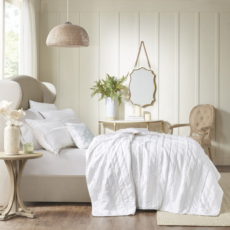 White King Reversible Microfiber Quilt Set with Accent Pillow