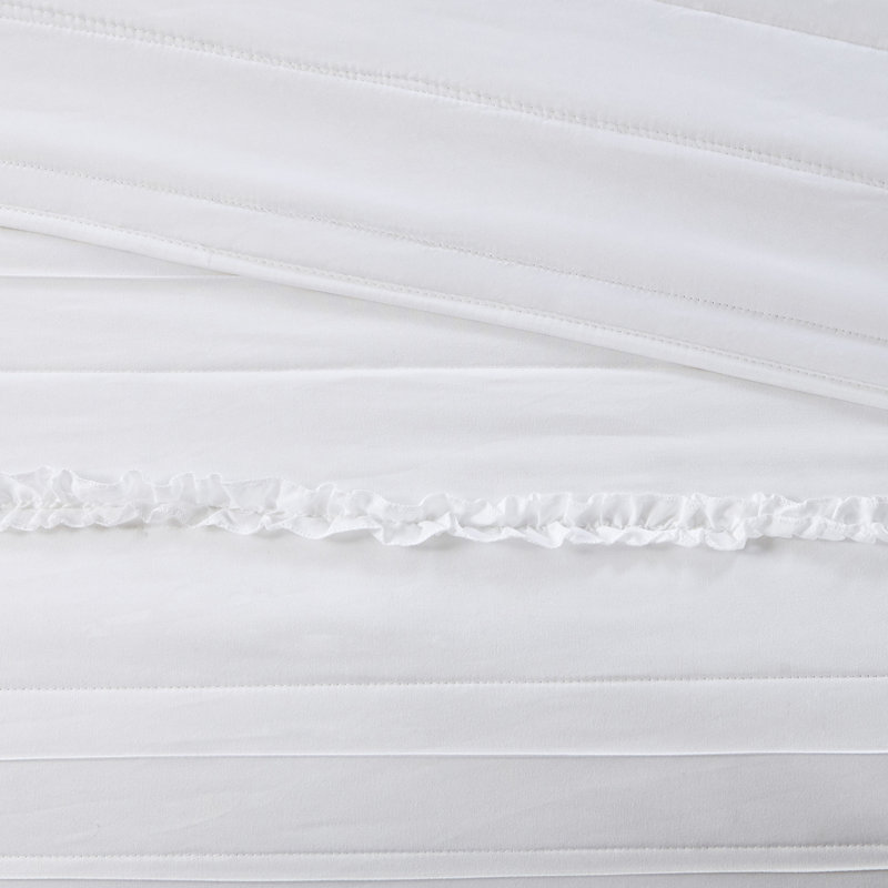 White King Reversible Microfiber Quilt Set with Accent Pillow