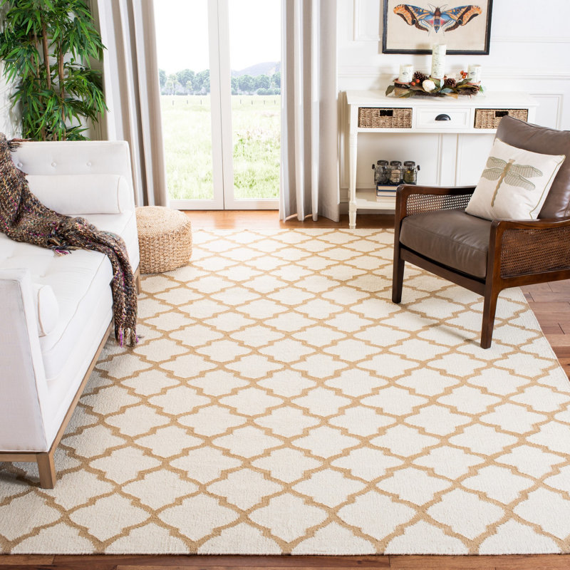 Ivory and Gold 4' x 6' Flatweave Wool Rug